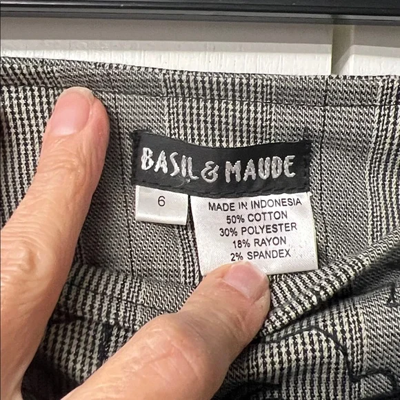 Stylish Black and Gray Women's Skirt - Picture 2 of 6